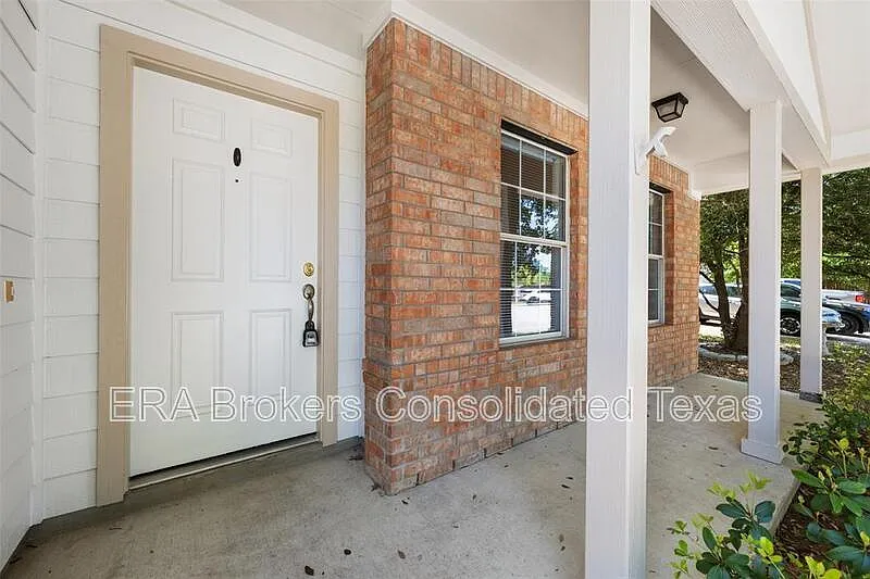 3 bed, 2.0 bath, 1646 sqft, $1,950 — Photo 2