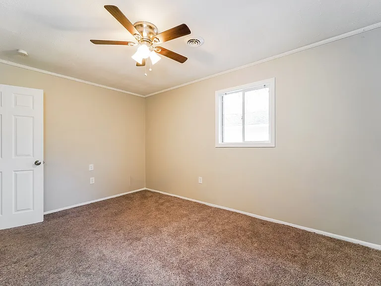 558544_022_main_bedroom_13544155.jpg