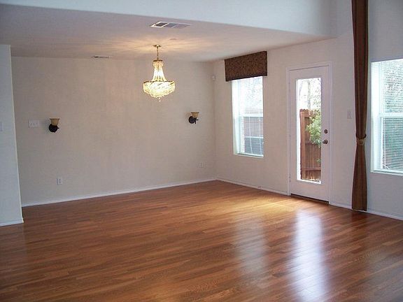 2nd image of 10323 Darkwood Dr