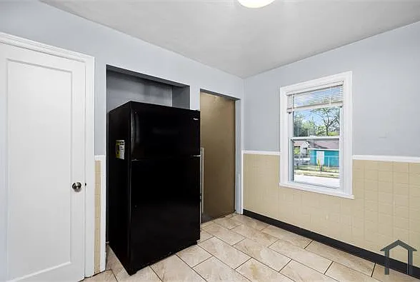 6176 Sherry Ave — Photo 10