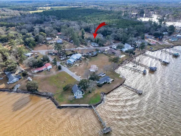 933 Saint Julien Dr, Eutawville, SC 29048