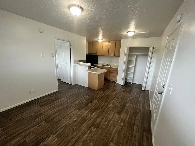 Tortugas Apartments — Photo 31