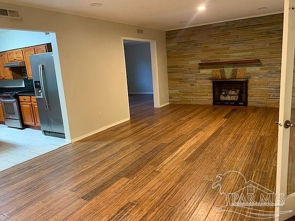 3rd image of 4 Teakwood Cir