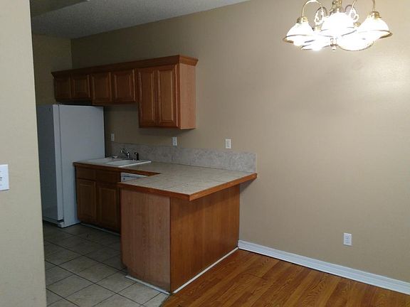 4th image of 1805 Irish Hill Dr