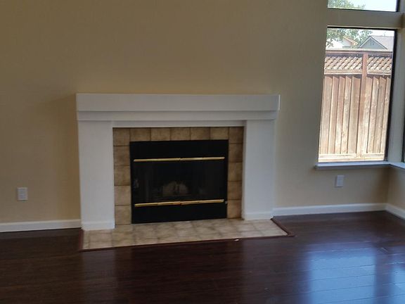 3rd image of 740 Fawn Glen Dr