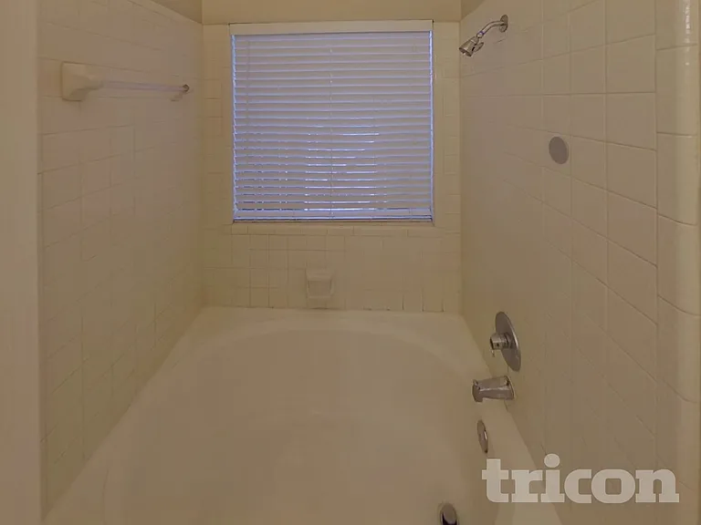 1424 Savannah St — Photo 9