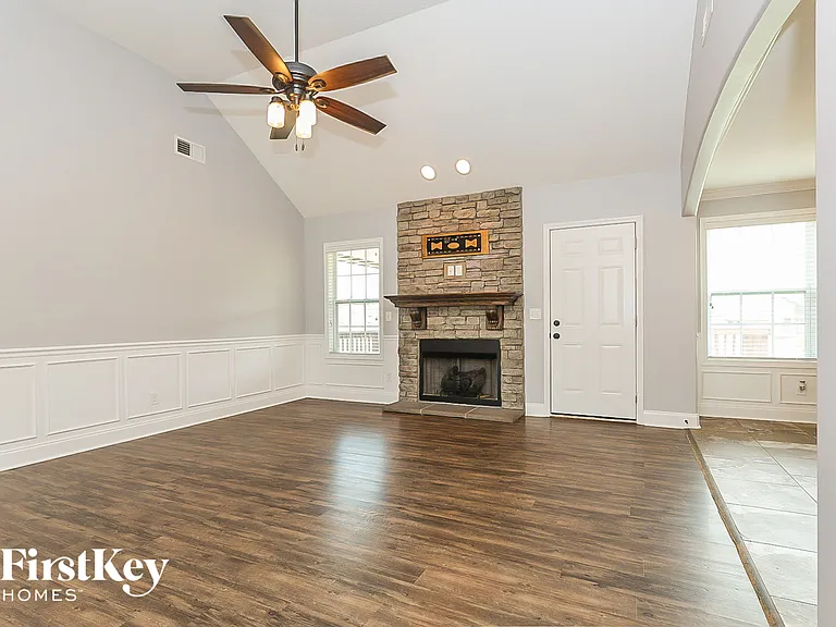 700 Swift Fox Dr — Photo 3