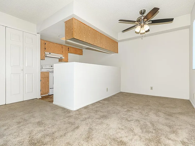 Glenoaks Terrace Apartments — Photo 37