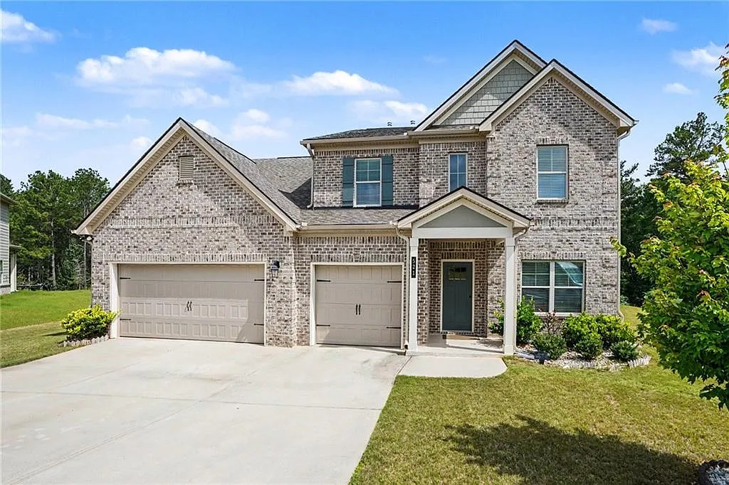 4 bed, 4.5 bath, 3719 sqft, $3,295 — Photo 3