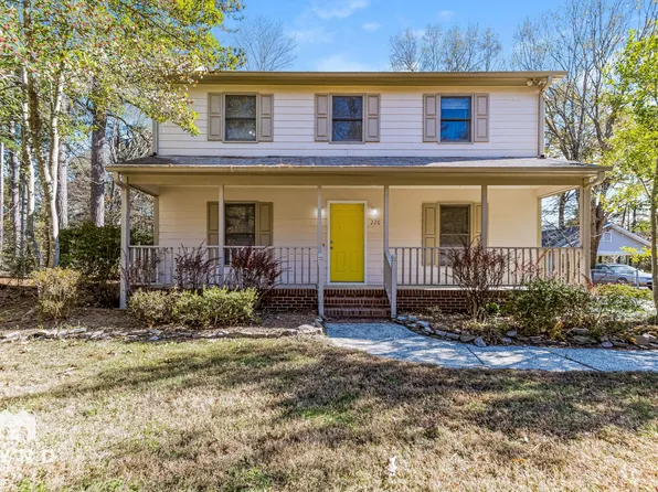 220 Glaive Dr, Durham, NC 27703