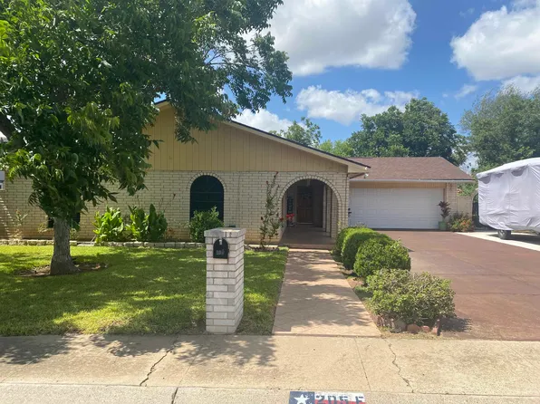205 E Mayberry St, Laredo, TX 78041