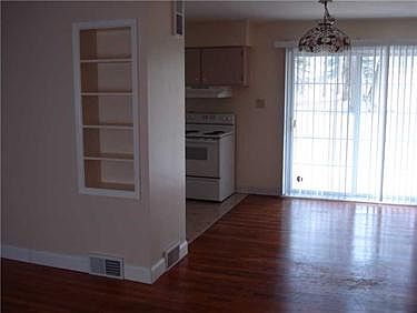 4th image of 3225 Rosemary Ln