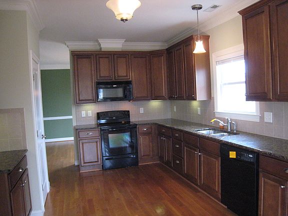 3rd image of 3617 Flora Dr