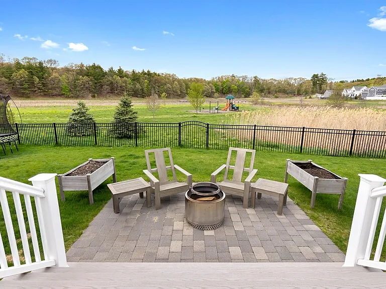 4 Gabaree Ct — Photo 39