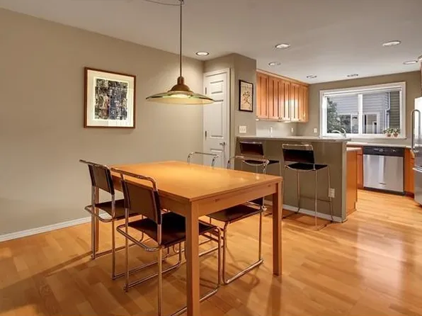 936 N 35th St APT C, Seattle, WA 98103