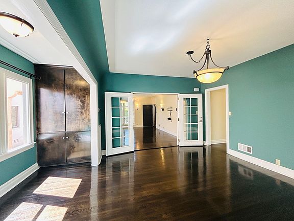 3rd image of 1102 S Cochran Ave #1104