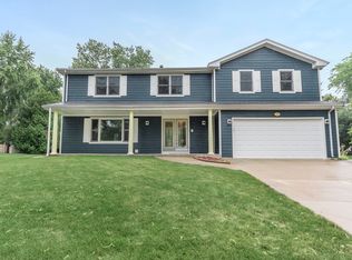 1510 County Farm Ct, Wheaton, IL 60189