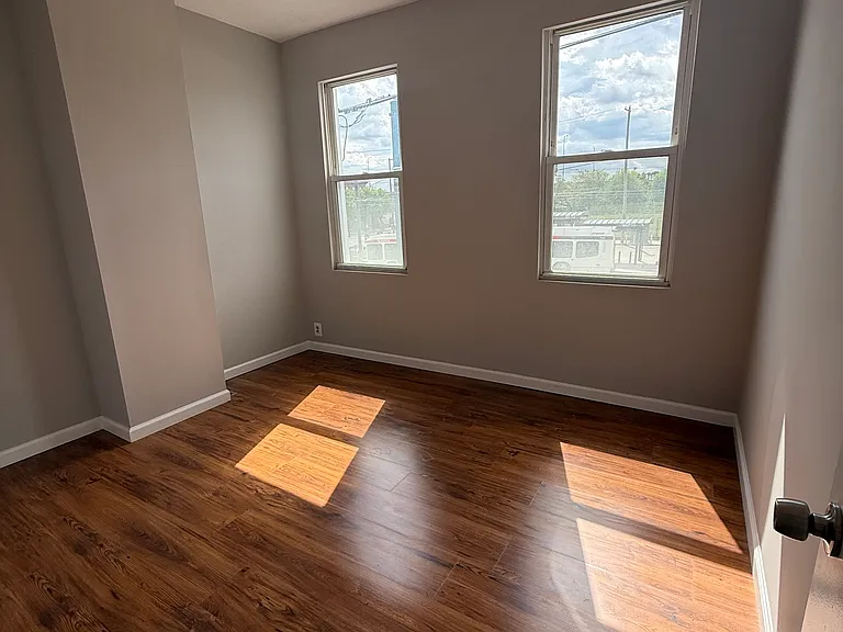 3264 Emery St — Photo 7