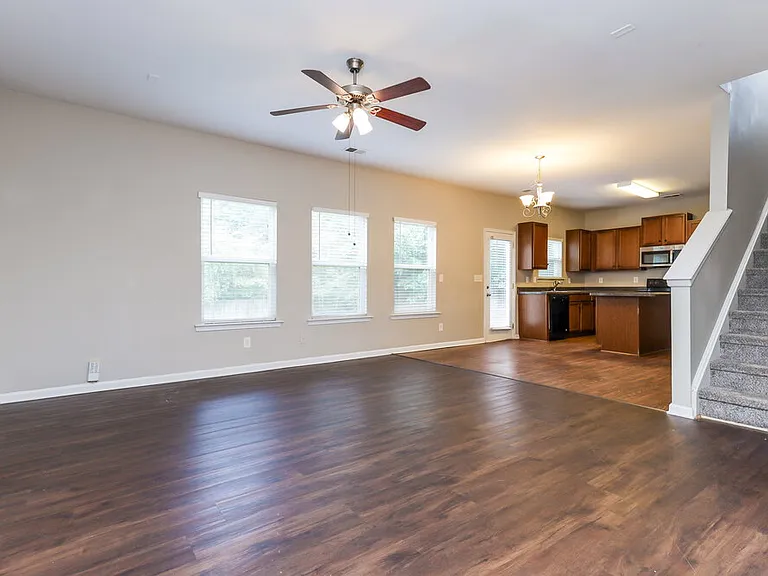 137 Centerra Springs Dr — Photo 4