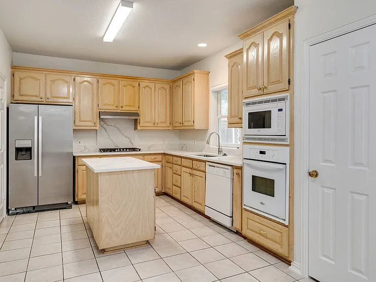 1131 Indy Ct — Photo 5