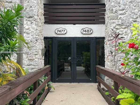7477 SW 82nd St APT C309, Miami, FL 33143
