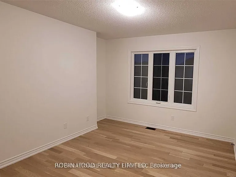 305 Thimbleweed Ct — Photo 16