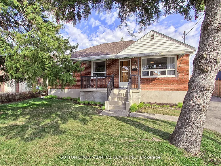 194 Cocksfield Ave #MAIN FLOOR — Photo 1