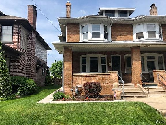 2nd image of 836 Sherman St