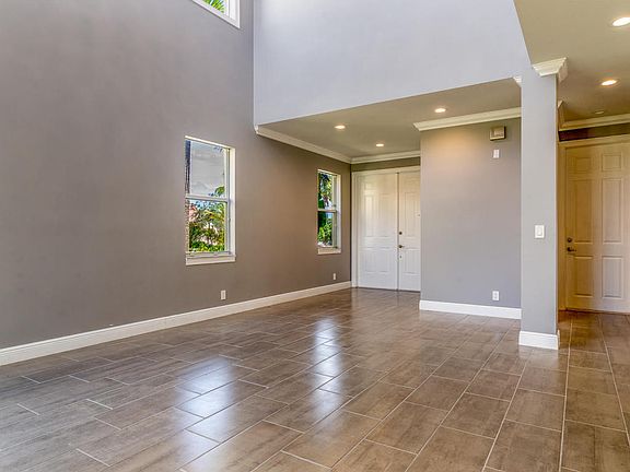 4th image of 906 NW Leonardo Cir