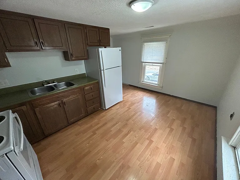 107 W Prairie St — Photo 17