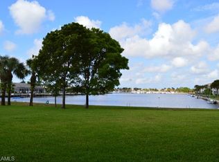 275 Cays Dr APT 2201, Naples, FL 34114