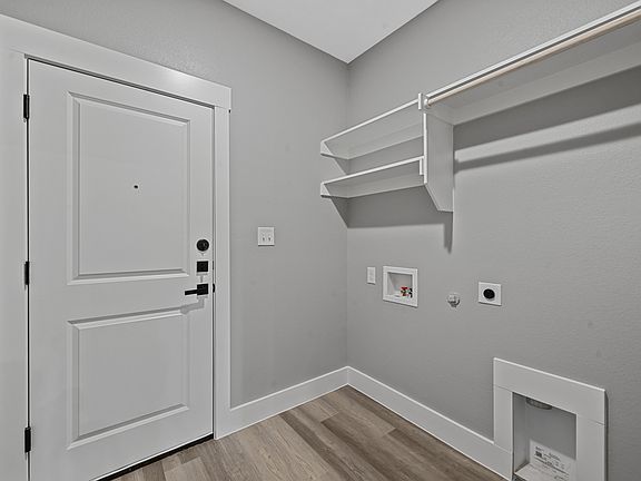 5th image of 527 W Walker St