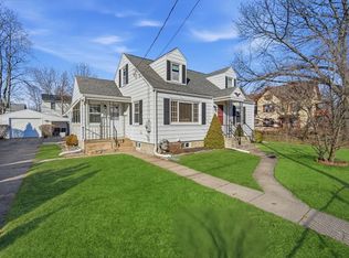 22 Cooley St, Agawam, MA 01001