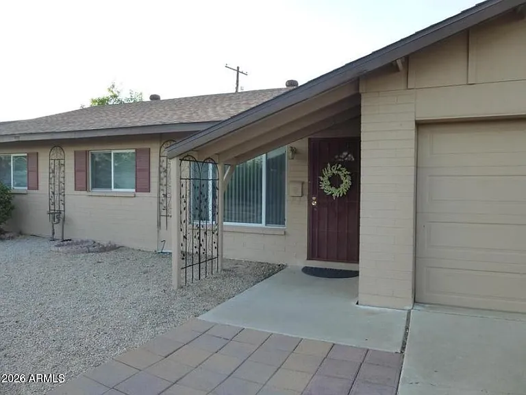 946 E Loma Vista Dr — Photo 1