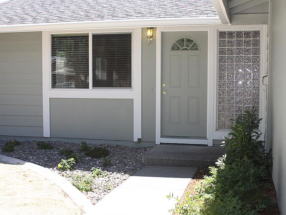 2nd image of 2216 Howard Dr