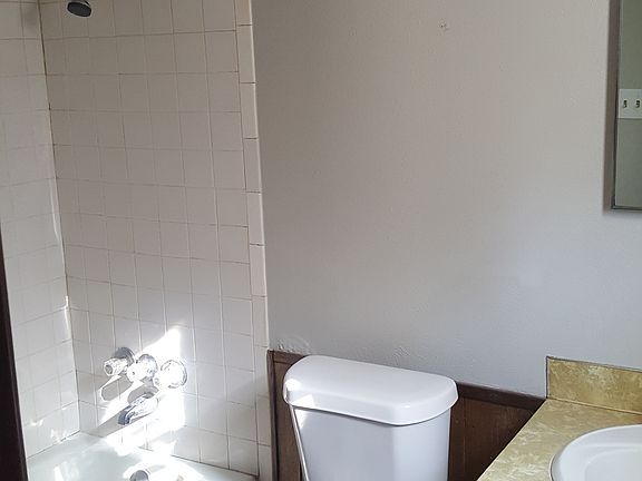 4th image of 4909 54th St