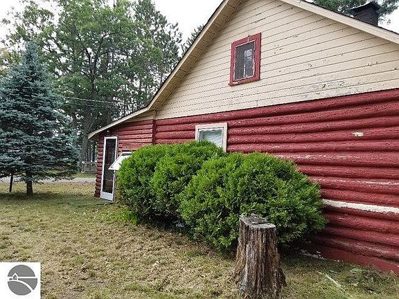 3rd image of 4985 Lucinda Dr