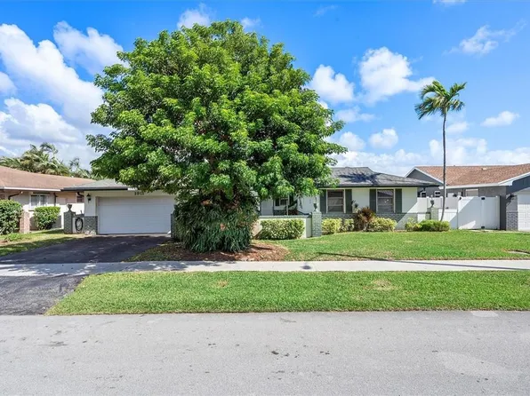 1911 NW 40th Ct, Oakland Park, FL 33309