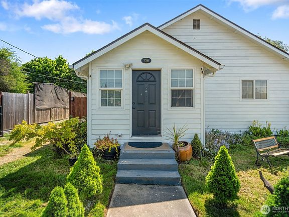 3rd image of 226 SW 16th Street