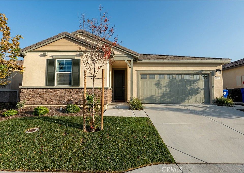 1st image of 565 Hudson Way
