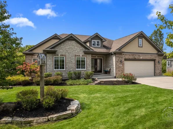 29 Retreat Ct, Elgin, IL 60124