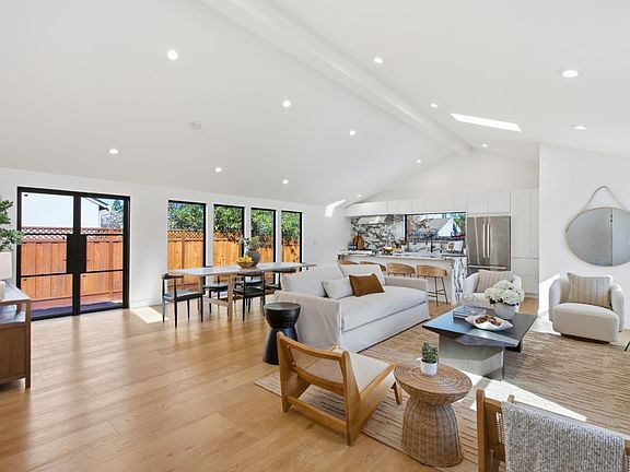 4th image of 909 Sunnybrae Blvd