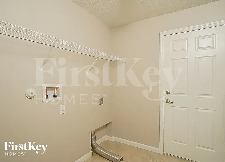1881 SW Millikin Ave — Photo 12