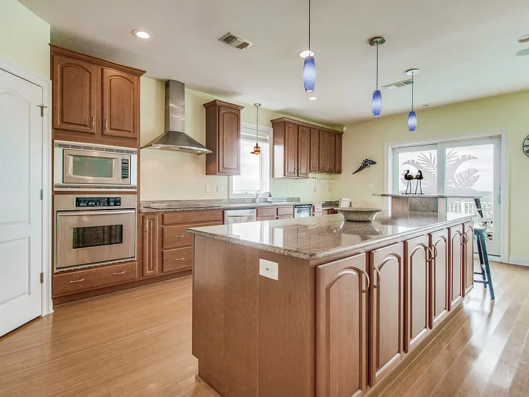 20 Baybridge Dr — Photo 31