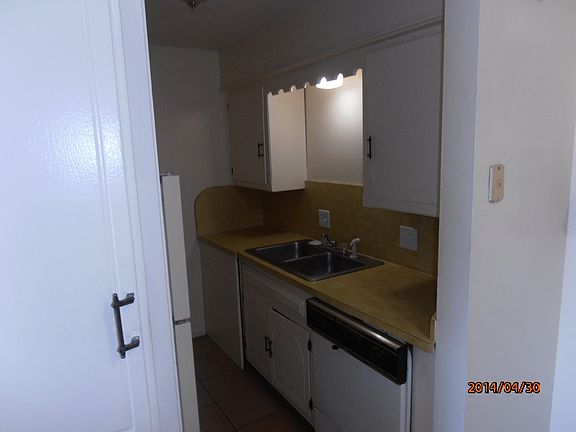 5th image of 1109 NW Lincoln Ave APT 7