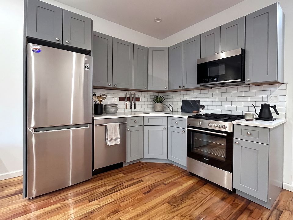 1st image of 350 Bedford Ave APT 16
