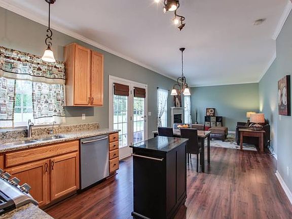 3rd image of 3214 Peyton Ct