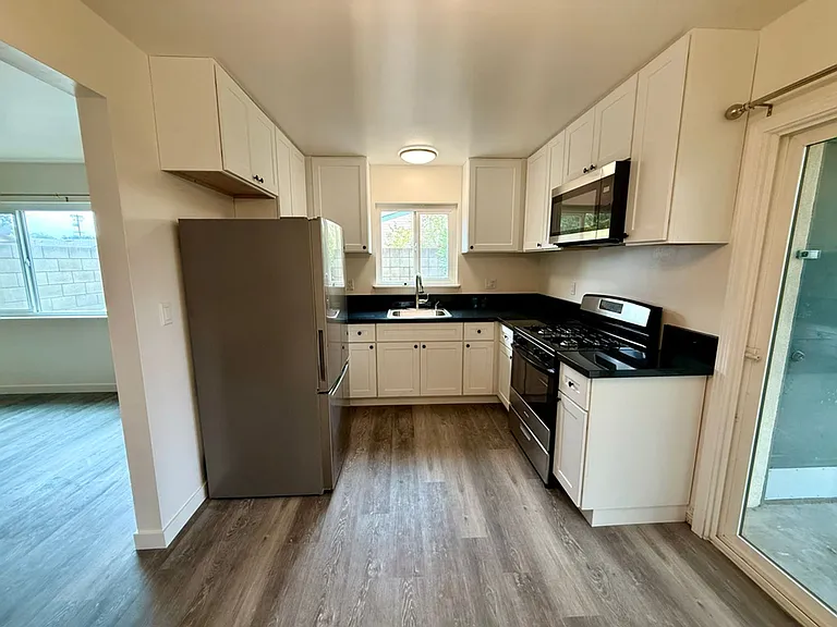 3618 Manzana St — Photo 6