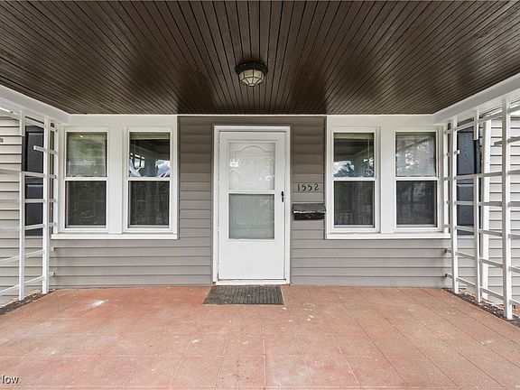3rd image of 1552 Parkwood Rd