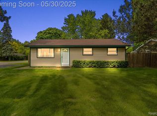 3500 Emmons Ave, Rochester Hills, MI 48307